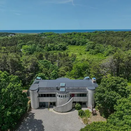 Famous Architectural Home In Quiet Forests Of Truro